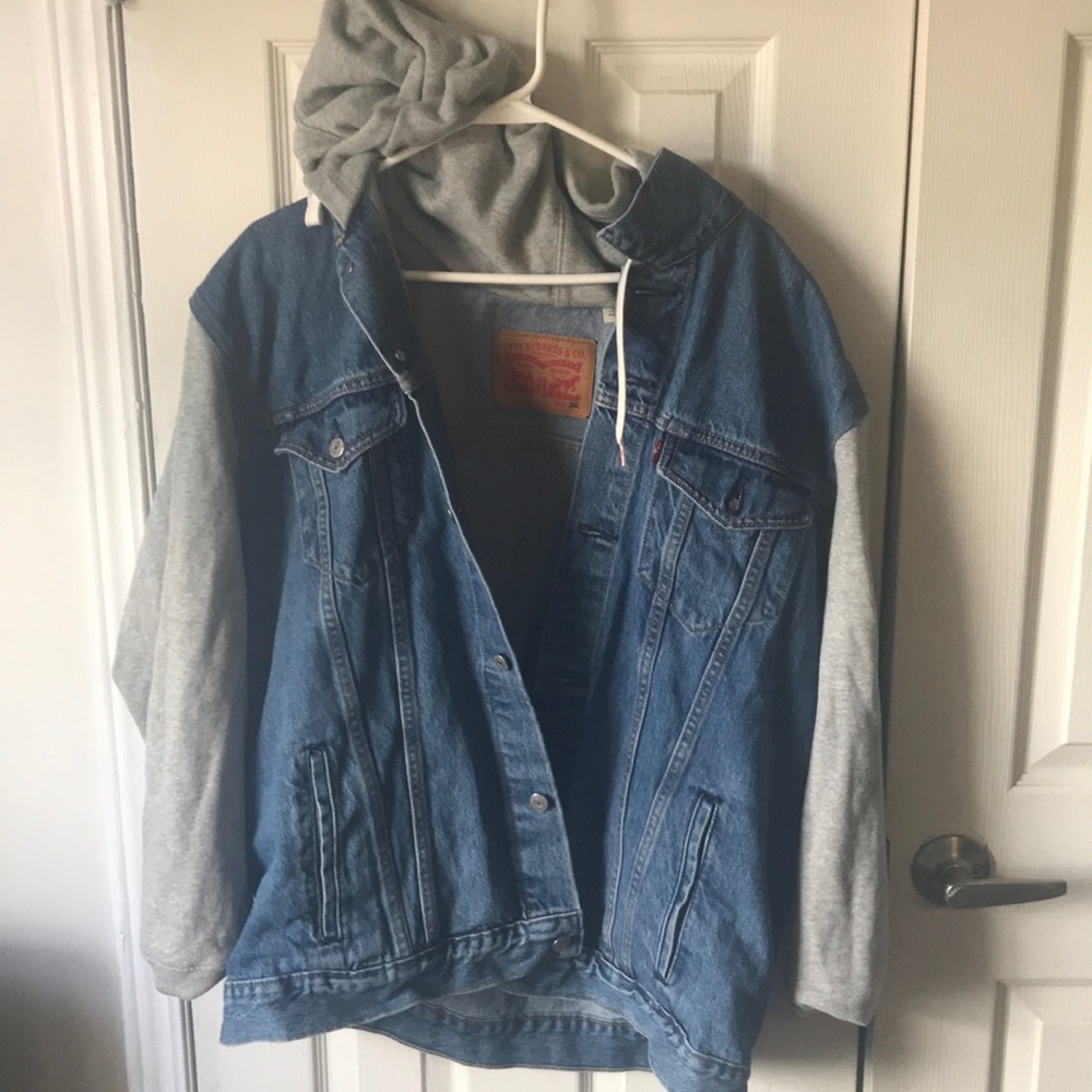 Levi’s sweater